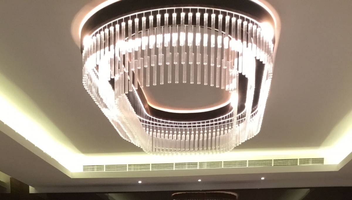 Georgesingerdubaihousechandelier2